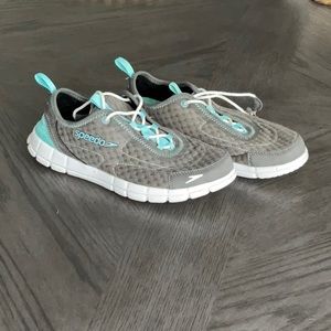 Ladies/girls speedo water/surf shoe